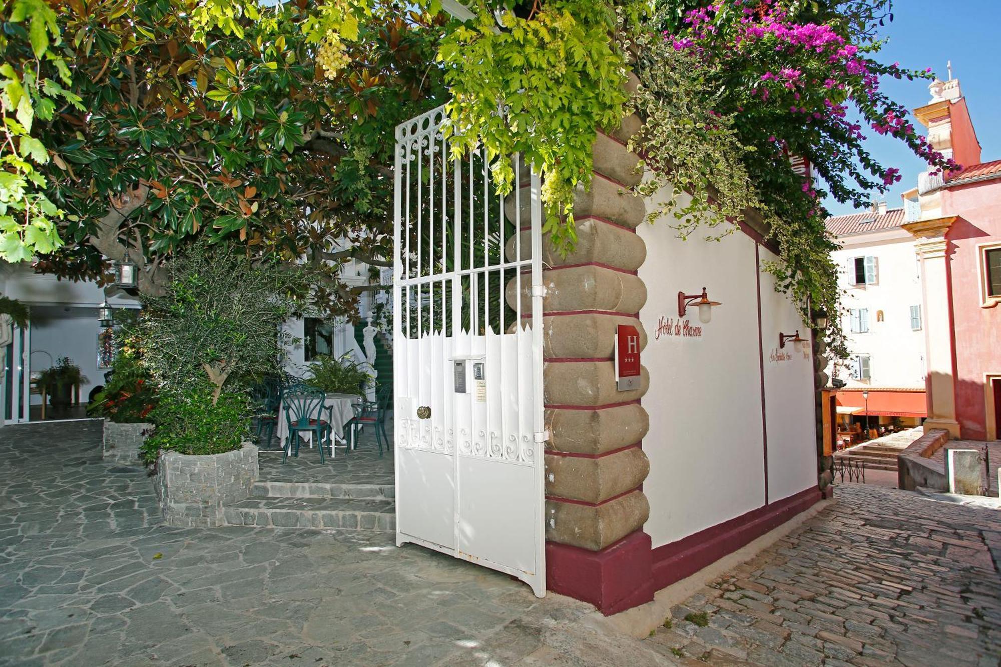 Le Magnolia Hotell Calvi  Exteriör bild