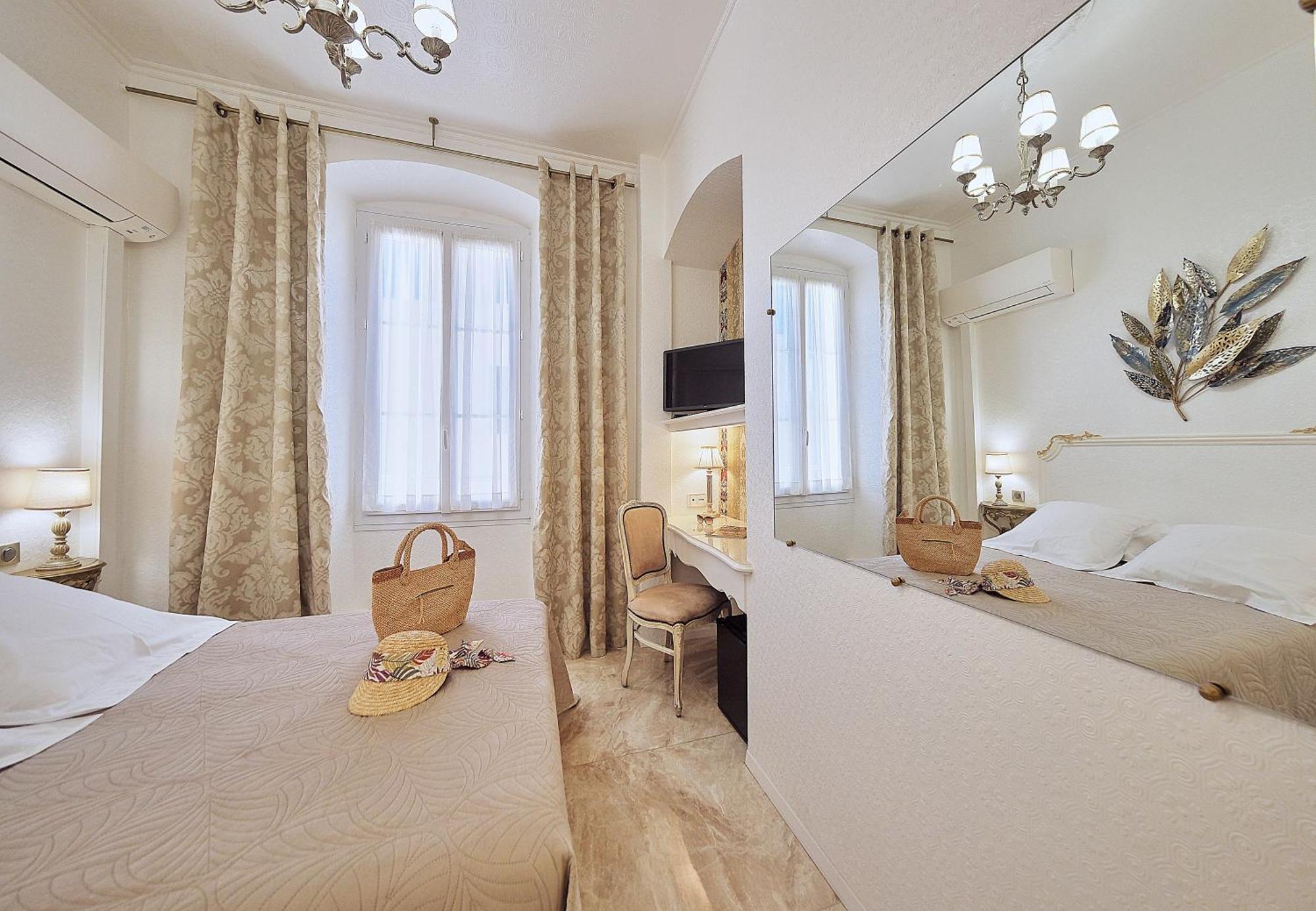 Le Magnolia Hotell Calvi  Exteriör bild