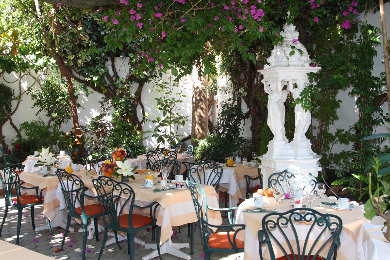 Le Magnolia Hotell Calvi  Exteriör bild
