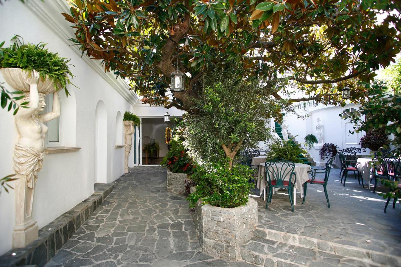 Le Magnolia Hotell Calvi  Exteriör bild